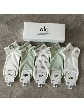 ALO Yoga Women's Sage Green & White Ankle Socks 5-Pair Box Set - NWT